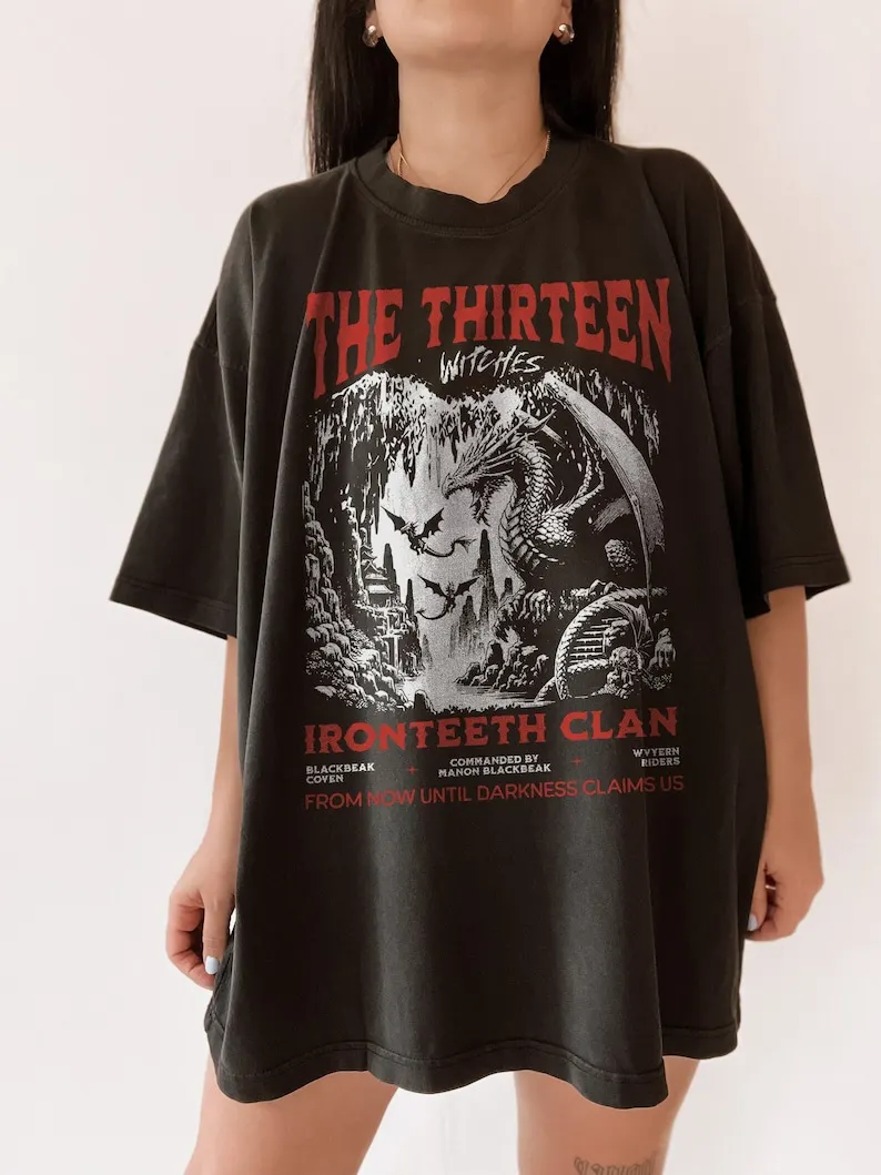 La camiseta de trece | Camiseta del trono de cristal Manon Blackbeak Ironteeth Witches Dorian Haviliard SJM Merch Terrasen Bookish Shirt