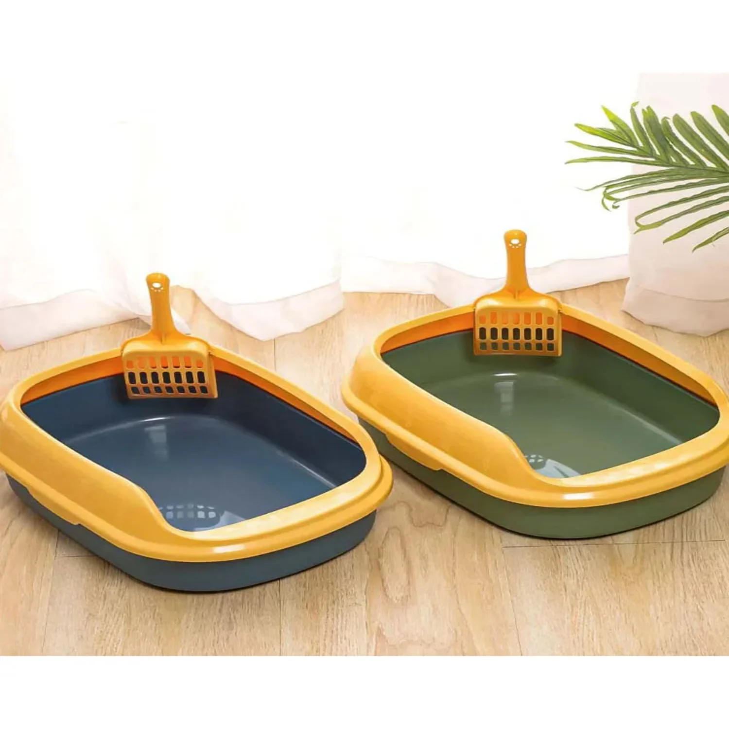 Semi-enclosed splash-proof high capacity litter box Durable litter filters are used in  interiors