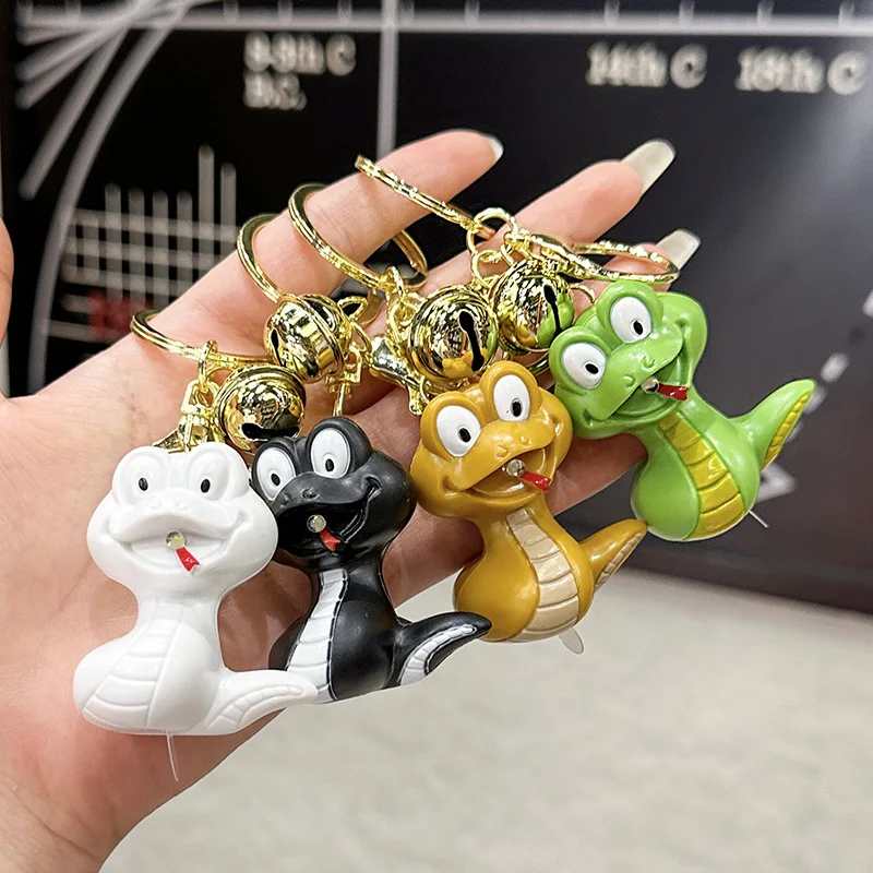 1 قطعة سلسلة المفاتيح الصغيرة الموضة DIY بها بنفسك حامل معدني سلسلة الإبداعية شخصية مضيئة زودياك ثعبان المفاتيح ثعبان كوبرا قلادة الهدايا