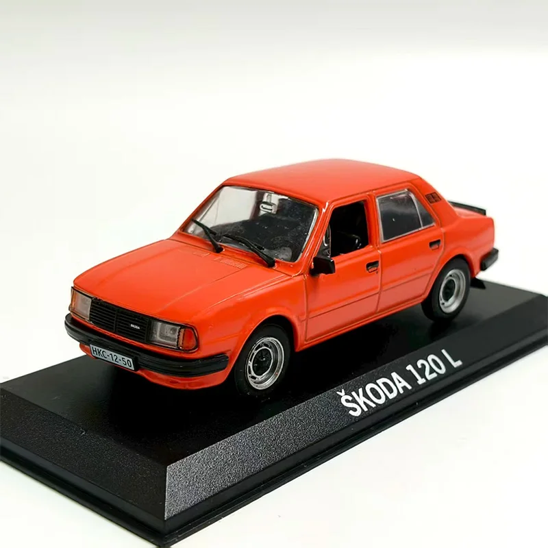 

1:43 Scale SKODA 120L Classic Alloy Simulation Car Model Static Display Collectible Toy Gift Souvenir Decoration Ornament