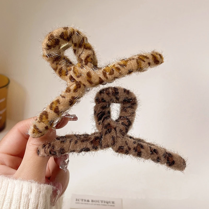 Fluffy Plush Faux Fur Big Crab Hair Claw Clips Women Girls Winter Ponytail Holder Hair Barrettes Clamps Hair Accessories Cheap