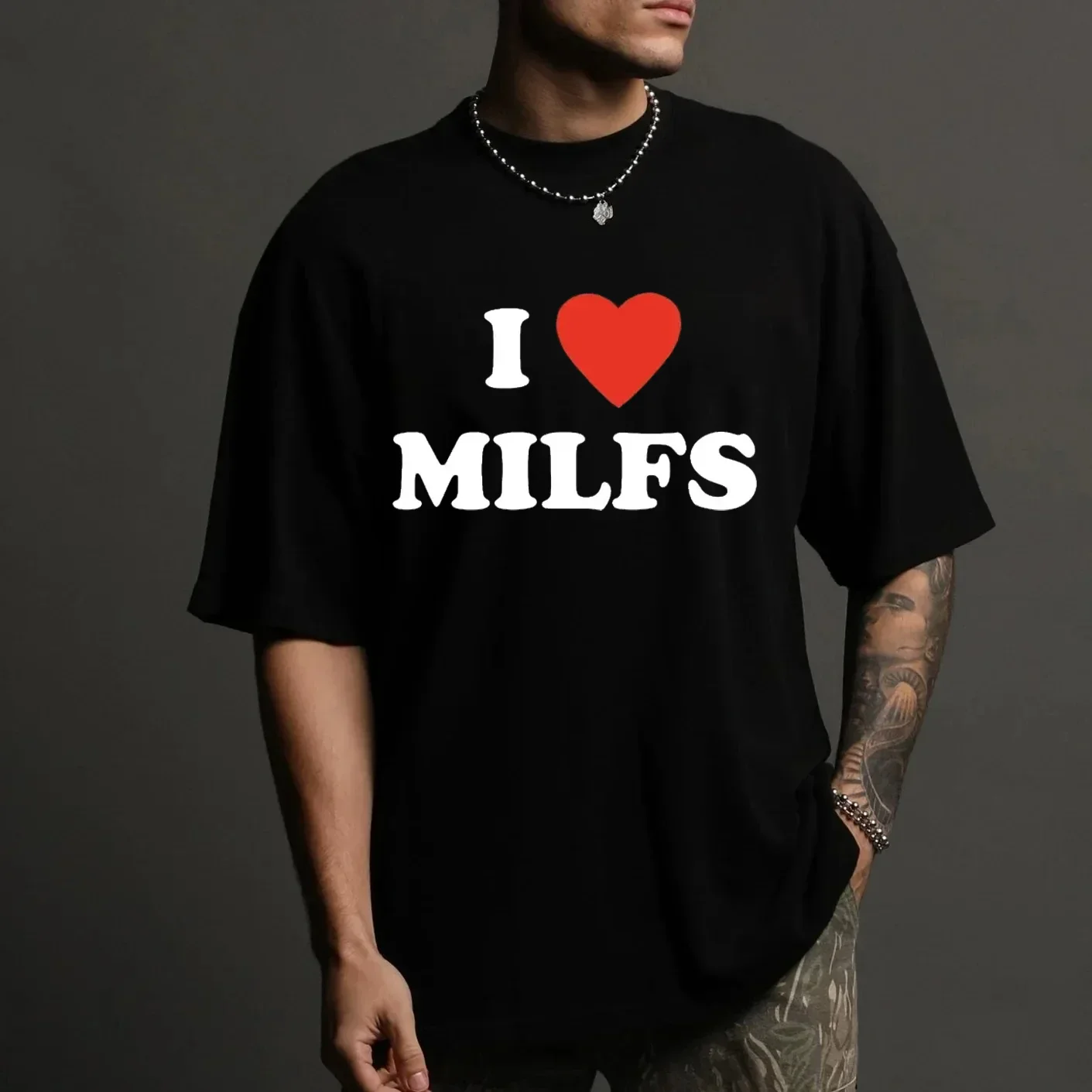 

Men Funny I Love MILFs Heart T Shirts Graphic Streetwear Short Sleeve Birthday Gifts Summer Style T-shirt Mens Summer T Shirt