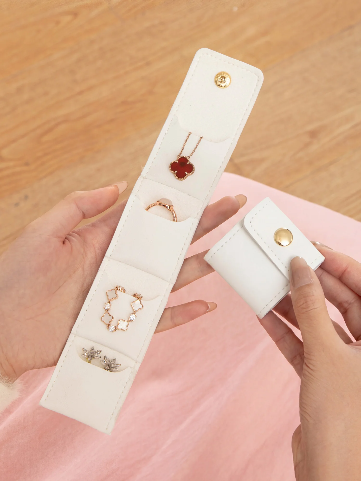 Stylish Mini Jewelry Storage Pouch PU 4 Compartments Portable Foldable Necklace Ring Jewelry Bag Multifunctional Jewelry Box