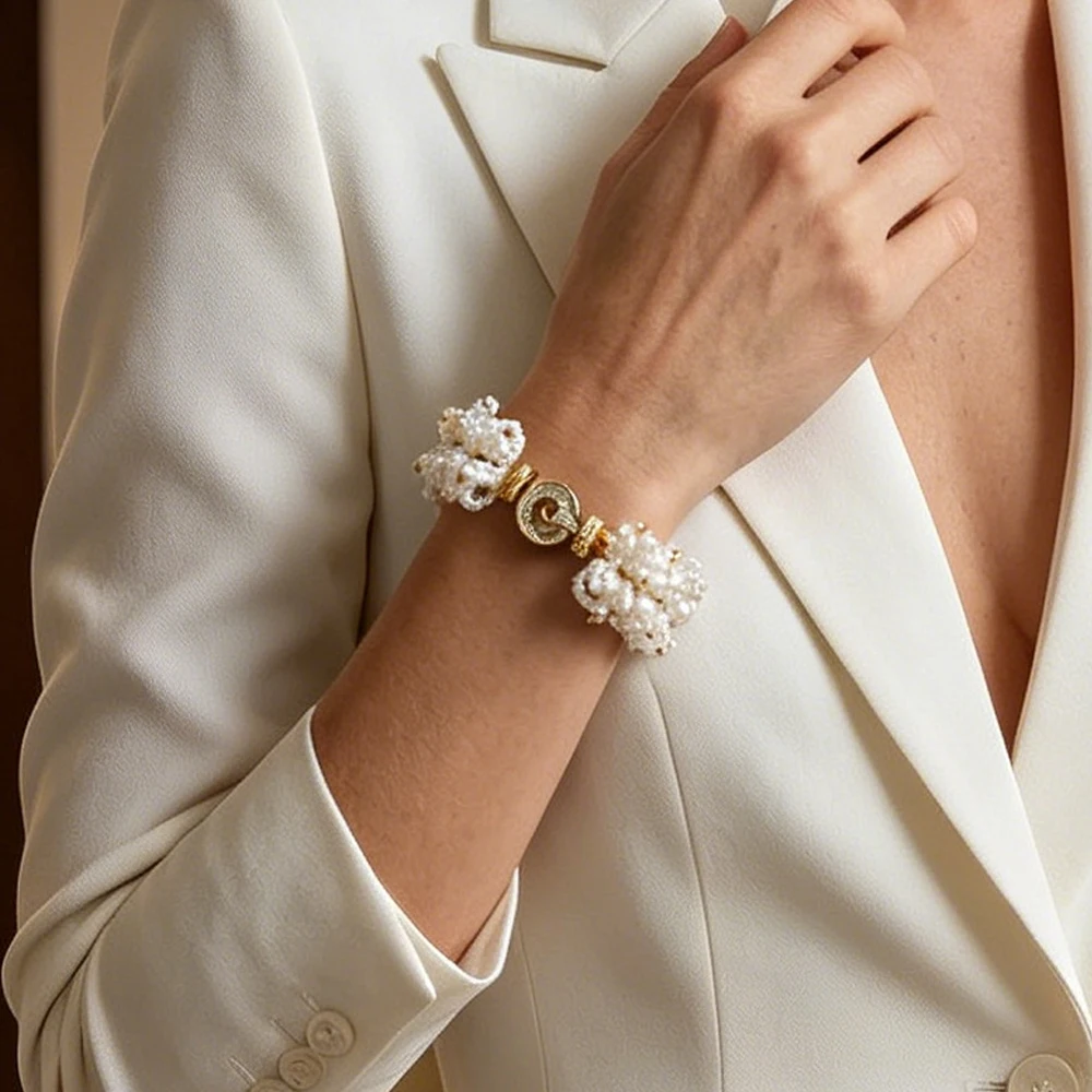 Freshwater Pearl Flower Bracelet for Women New Style Luxury Niche Design White Bead Bracelets Charm Bangle Fashion Jewelry Gifts