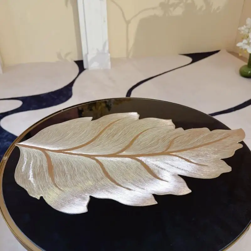 Gold Leaf Shaped Placemat Heat Resistant Textured Surface For Dining Table Wedding Party Home Decor
