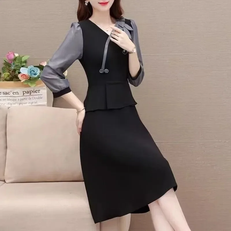 Women's V-Neck Ruffles Dress Long Sleeve Fake Two Piece Slim A-Sub Dress Retro Spliced Bow Ruffles Spring Autumn New Fashion