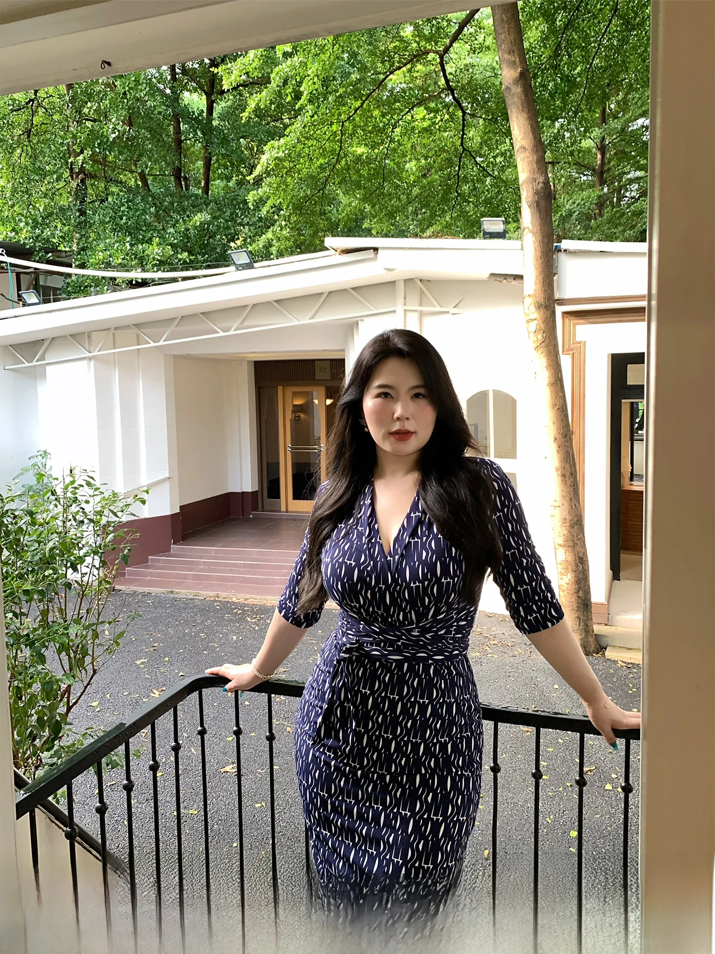 

Новая летняя женская юбка-трапеция больших размеров с цветочным принтом, V-образным вырезом, поясом и завышенной талией, в корейском стиле, для повседневной носки