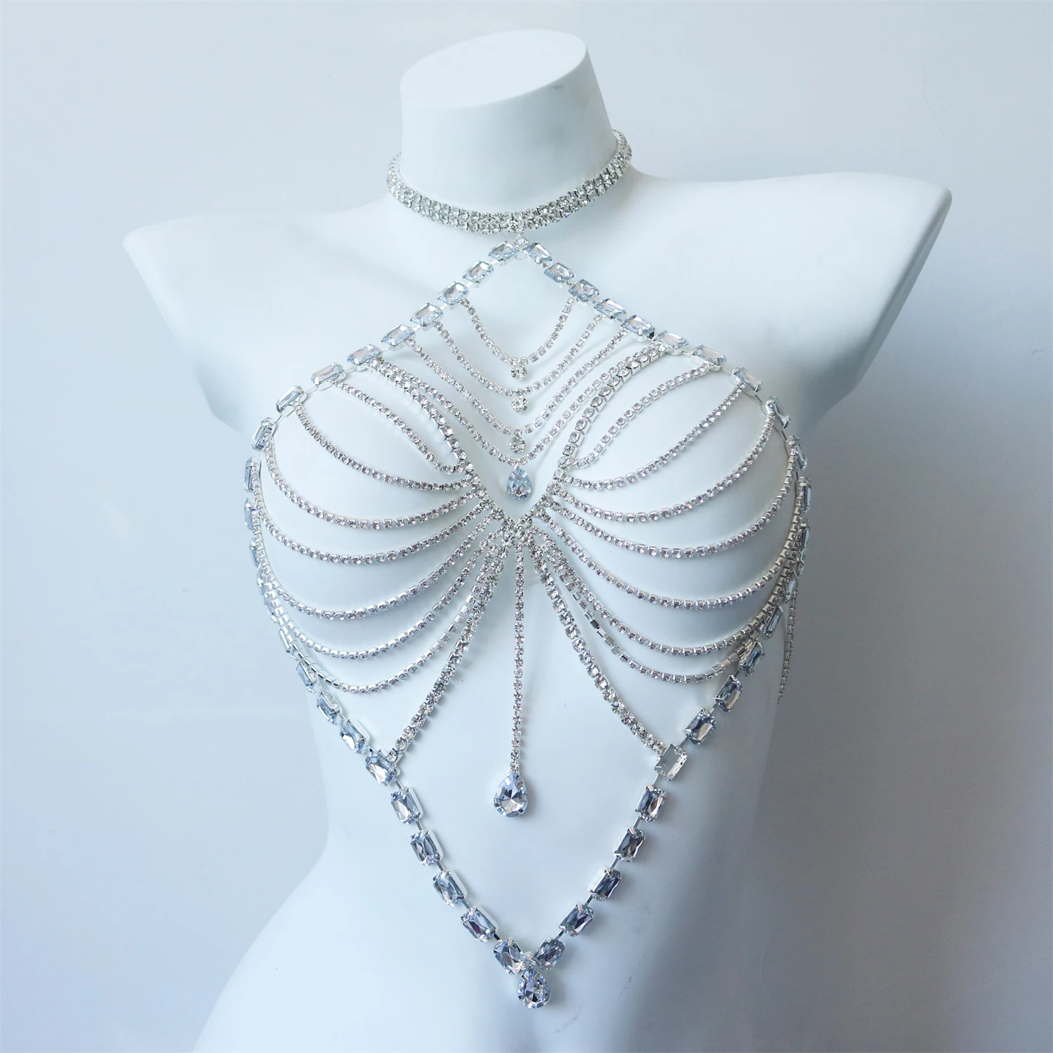 Sparkling Bra Chain Brooch Sexy Breast Body Chain For Women's Nightclub Parties Stylish Single-layer Halter Neck Bra Chain view 4