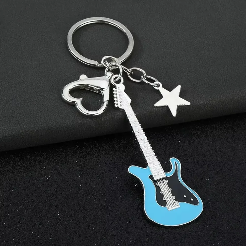 Kreativer Schlüsselanhänger für Musikliebhaber: Metall-Bassgitarren-Anhänger, Personalisiertes Geschenk für Musikfans – Detail 5