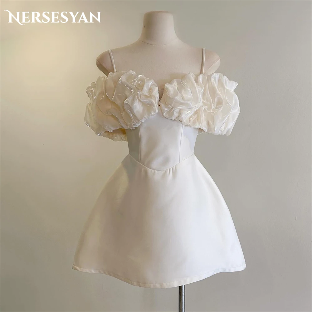 Nersesyan 솔리드 퓨어 미니 웨딩 드레스, A 라인 구김 스파게티 스트랩 플리츠 신부 가운, 백리스 반팔 신부 원피스