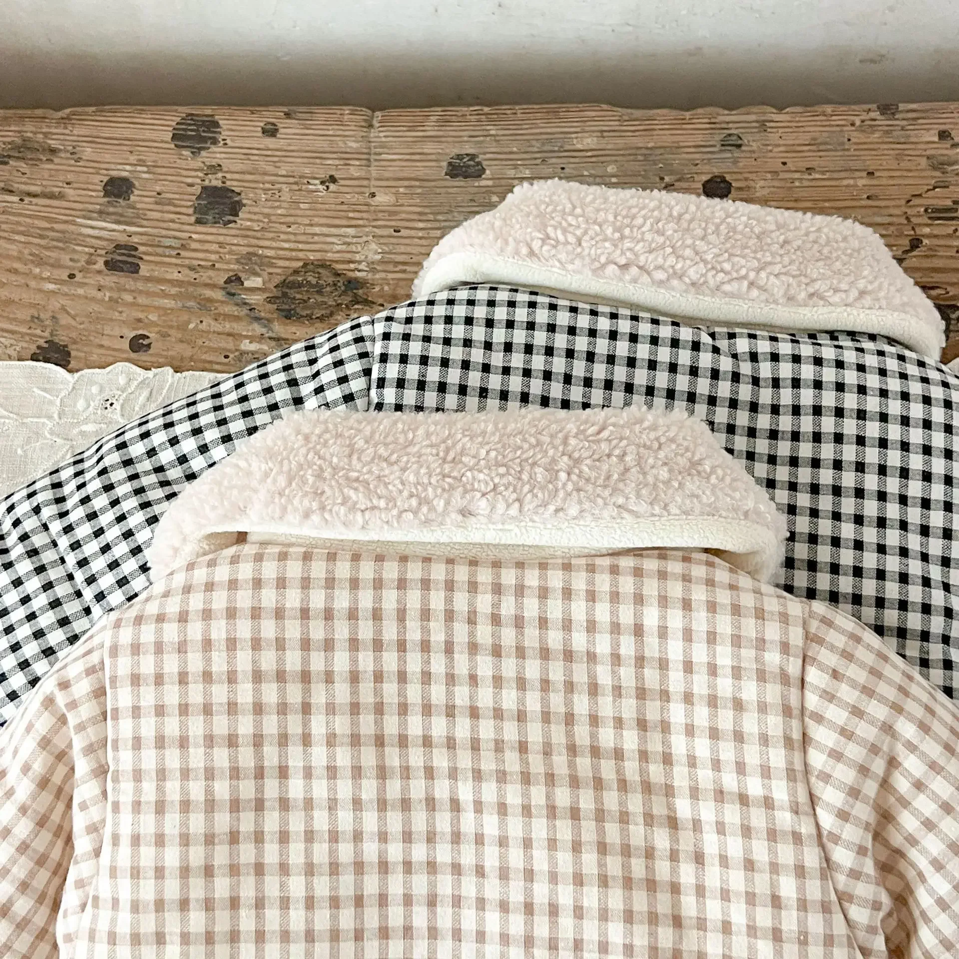 LILIGIRL الشتاء طفلة الملابس منقوشة معطف دافئ صوف مبطن الكرتون الدب التطريز الأطفال القطن وسادة مبطنة