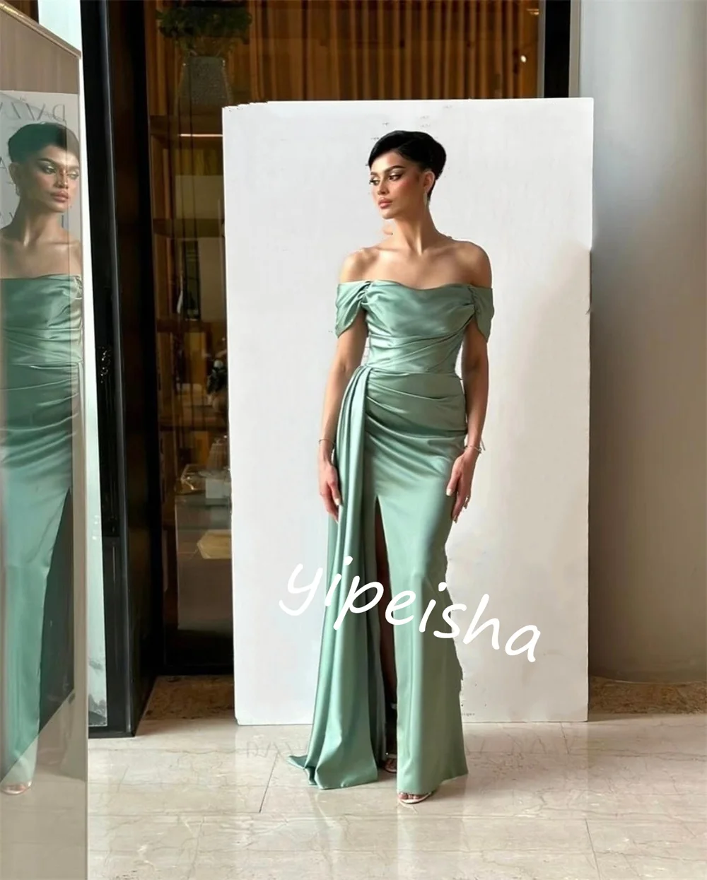 Jiayigong     Satin Pleat Christmas Sheath Off-the-shoulder Bespoke Occasion Gown Midi es