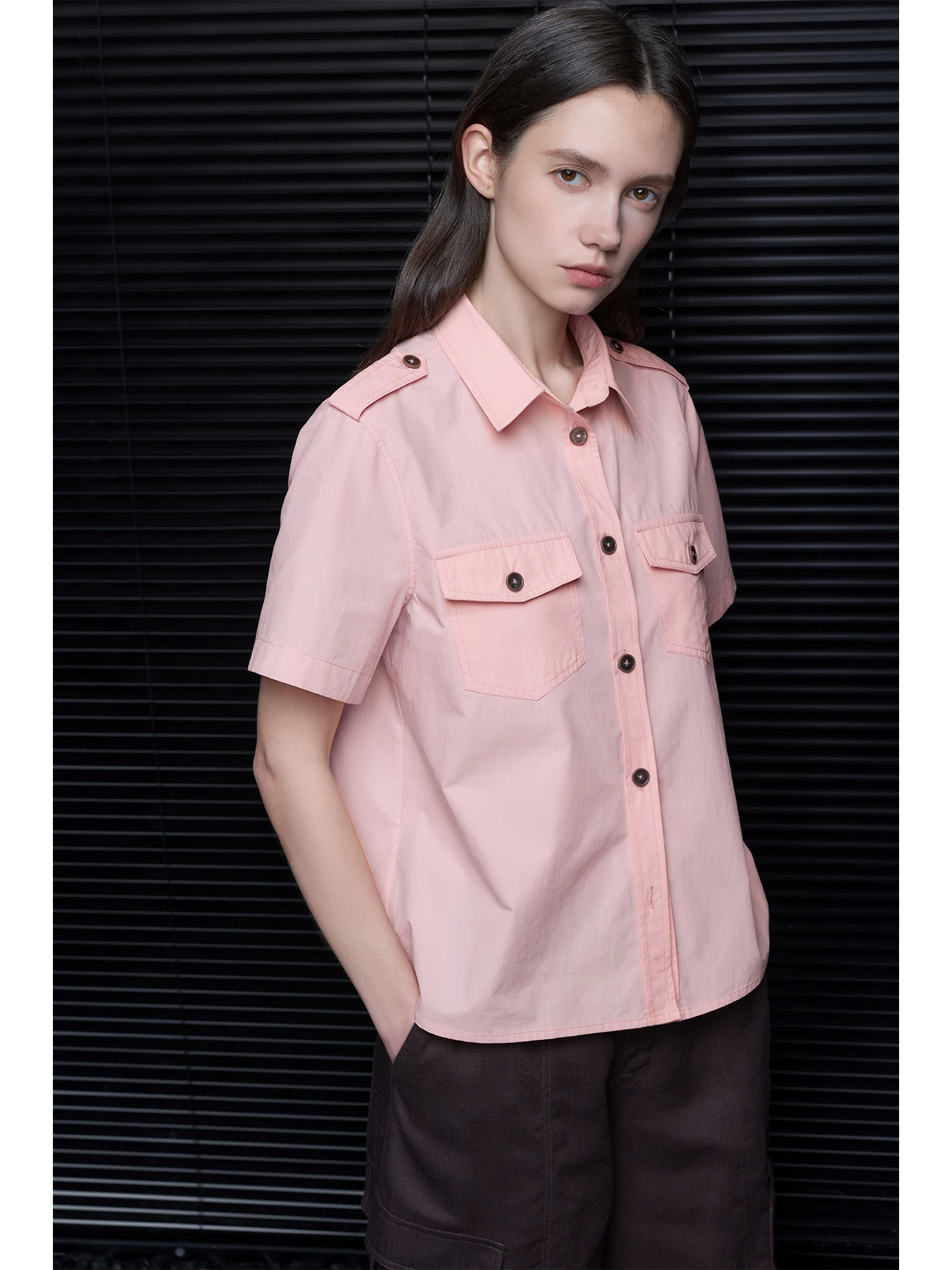 

Рубашка женская из чистого хлопка с коротким рукавом, летняя, новая, дышащая, легкая, люксовая, антивозрастная, в уличном стиле, повседневная