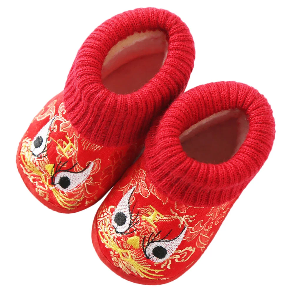 

Holibanna Warm Baby Booties 1 Pair Chinese Baby Shoes Plush Soft Sole Shoes Embroidered Pattern First Walkers Shoes