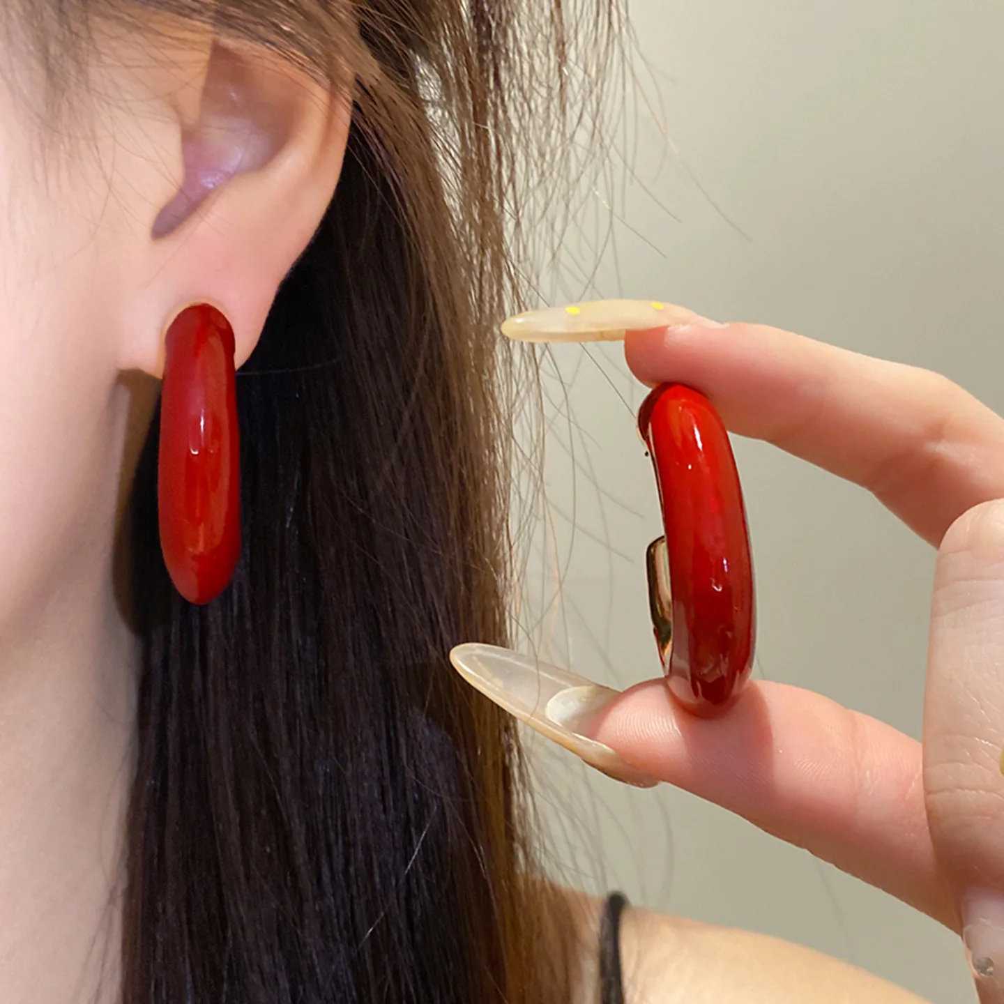 Personalized Creative Retro Metal Oval Geometric Earrings for Women Light Luxury Versatile Design Stud Earrings Charm Jewelry