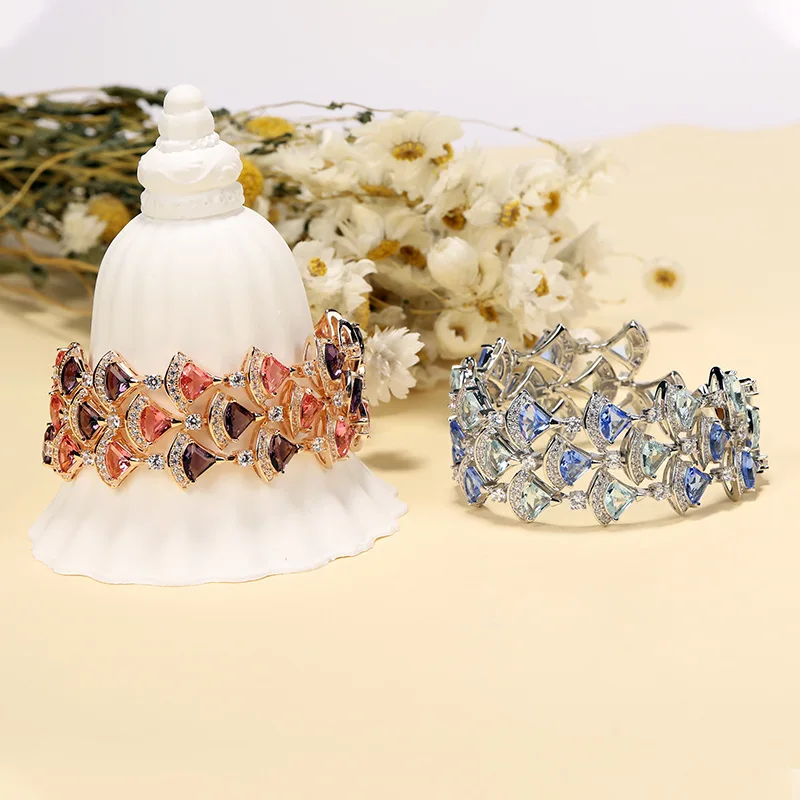 

Designer Collection Elegant Women Lady Bracelet Inlay Colored Cubic Zircon Plated Gold Color Fan-shaped Chain High-end Jewelry