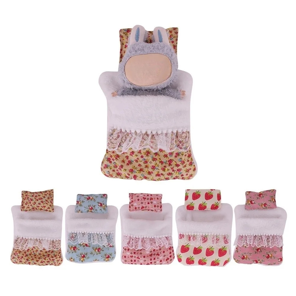 

17cm Labubu Doll Sleeping Bag Soft Lace Style Plush Doll Bed Flower Strawberry Cute Design Doll Quilts Pillow Decoration Toys