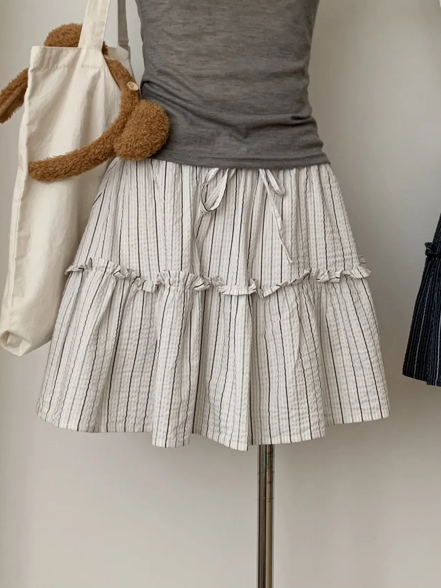 

Wedbleser Korean Sweet Striped Skirt Women 2025 New High Waist Slimming Versatile A-line Short Skirts