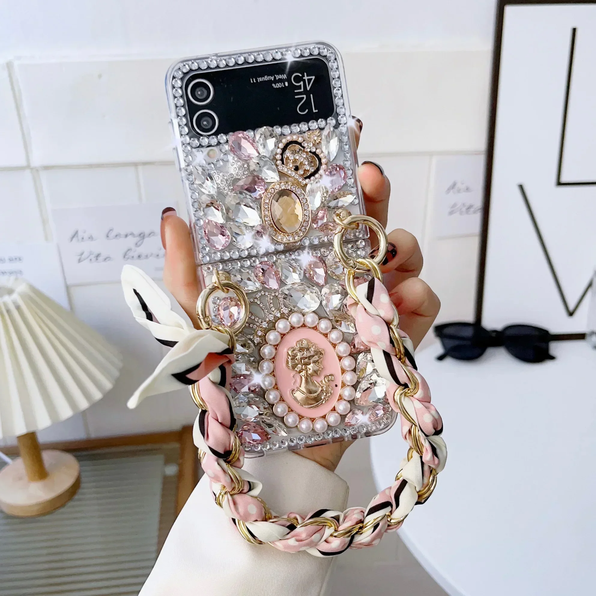 ZFlip5 Bling Diamond Silk Scarf Bracelet Chain Case For Samsung Galaxy Z Flip 4 2 1 ZFlip3 Glitter Rhinestone Crown Luxury Cover