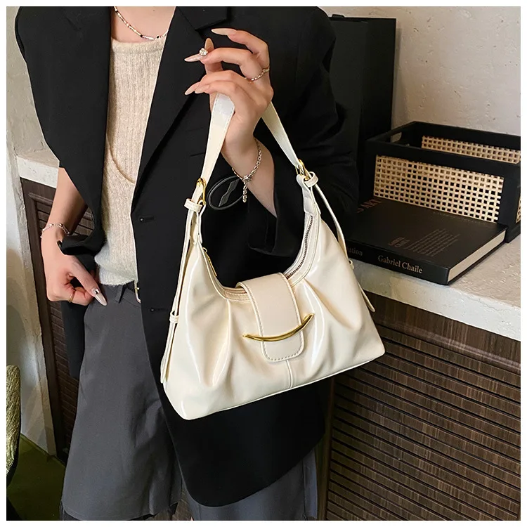 

2025 Stylish Minimalist Armpit Bag - French Niche Design, Textured Retro, Versatile for Commuting, Mini Shoulder Bag