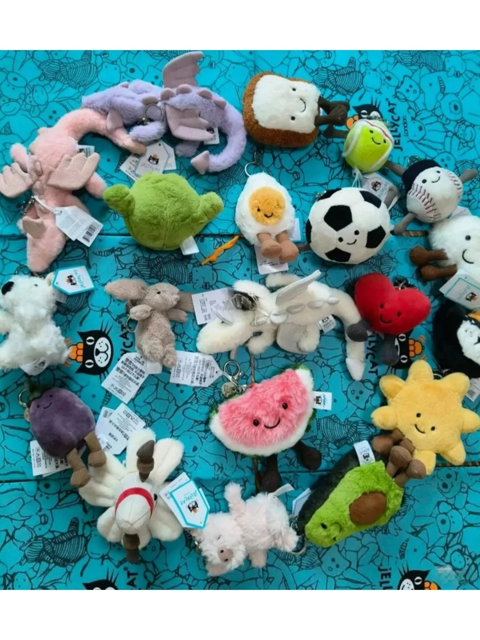 Marshmallow-Anhänger Kirsch-Plüsch-Schlüsselanhänger Barcelona Bär Plüsch-Schlüsselanhänger Erdnuss-Serie Plüschtier Rucksack-Charm Abschlussgeschenk
