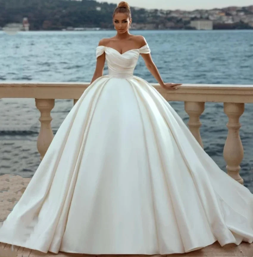 Customized2025 Lace Up Back Satin Wedding Evening Gowns Plus Size Sexy White Wedding Dresses Off Shoulder Sweep Train BrideDress