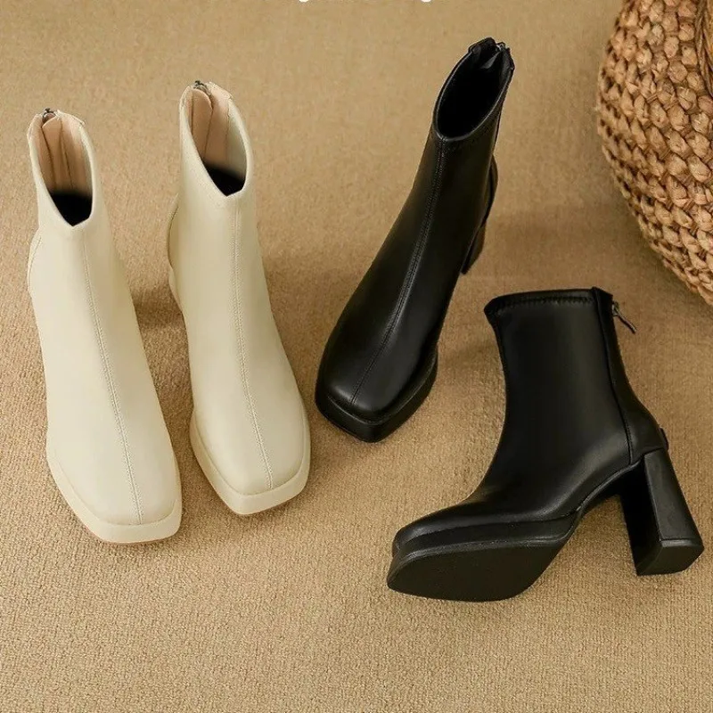 新しい韓国版ジッパーハイヒールアンクルブーツスクエアヘッド太いヒールナイトブーツレザー女性の秋冬新作