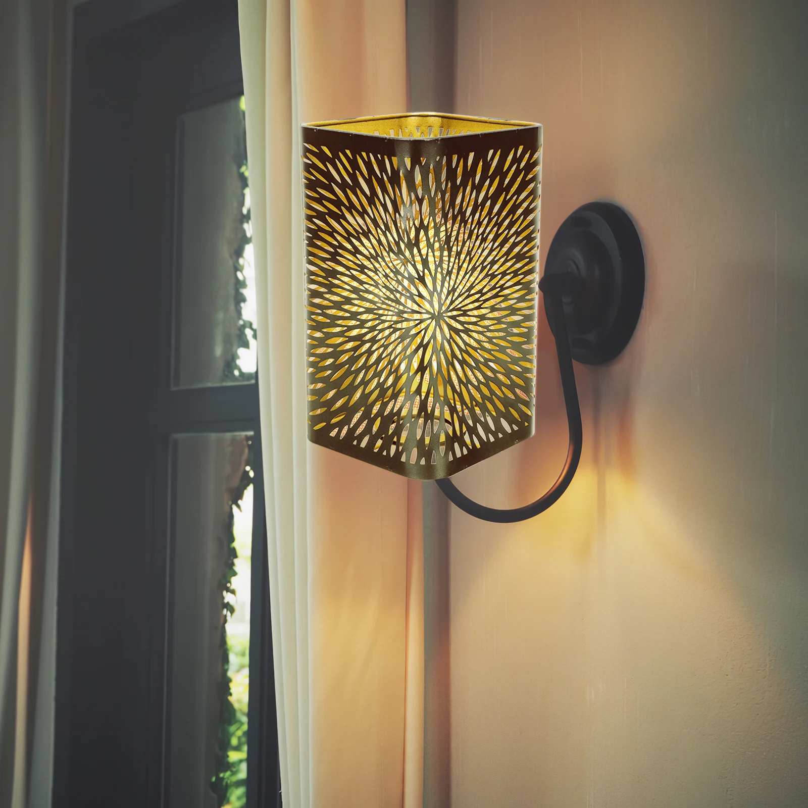 

Hollow Iron Lampshade Lamp Cover Tabletop Shade Candelabra Light Bulbs Wicker Dust Insect Protection Bedroom Living Room Easy