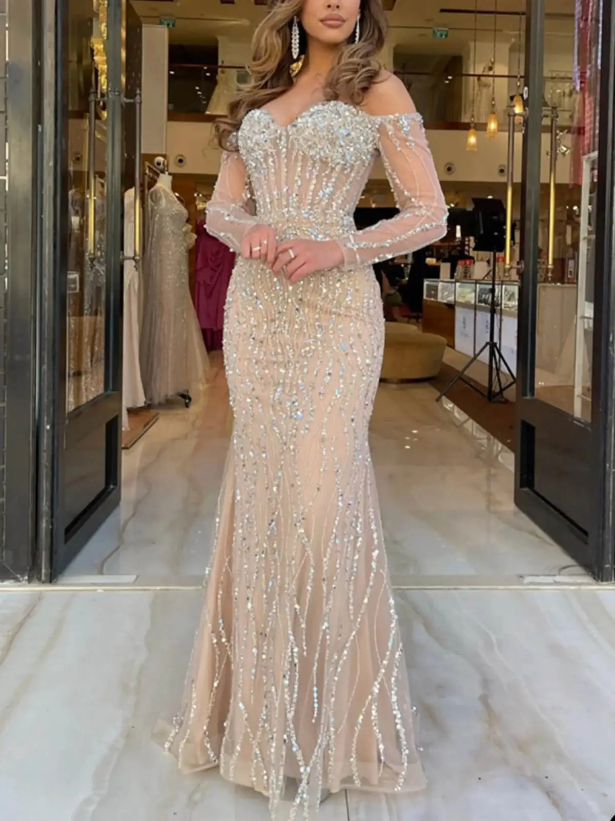 Elegant Women Prom Dresses Sweetheart Long Sleeves Gown Sequins Sweep Train Dress For Party Custom Made