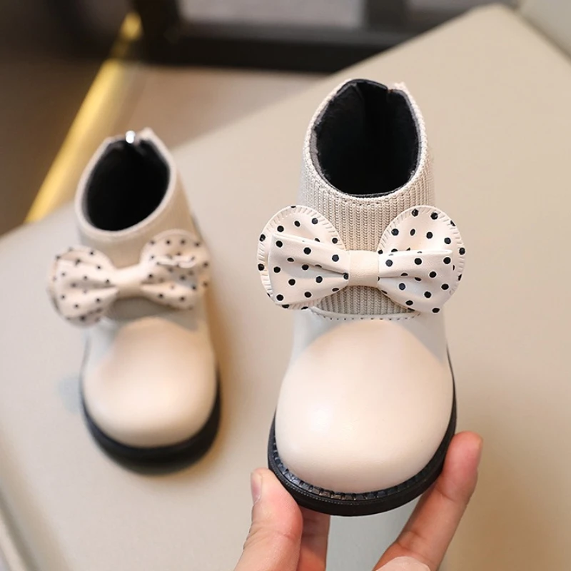 Child Snow Boots 2025 Winter New Retro Princess Children's Flat Boots Fashion Girls' Bow Anti Slip Versatile Cute Short Boots