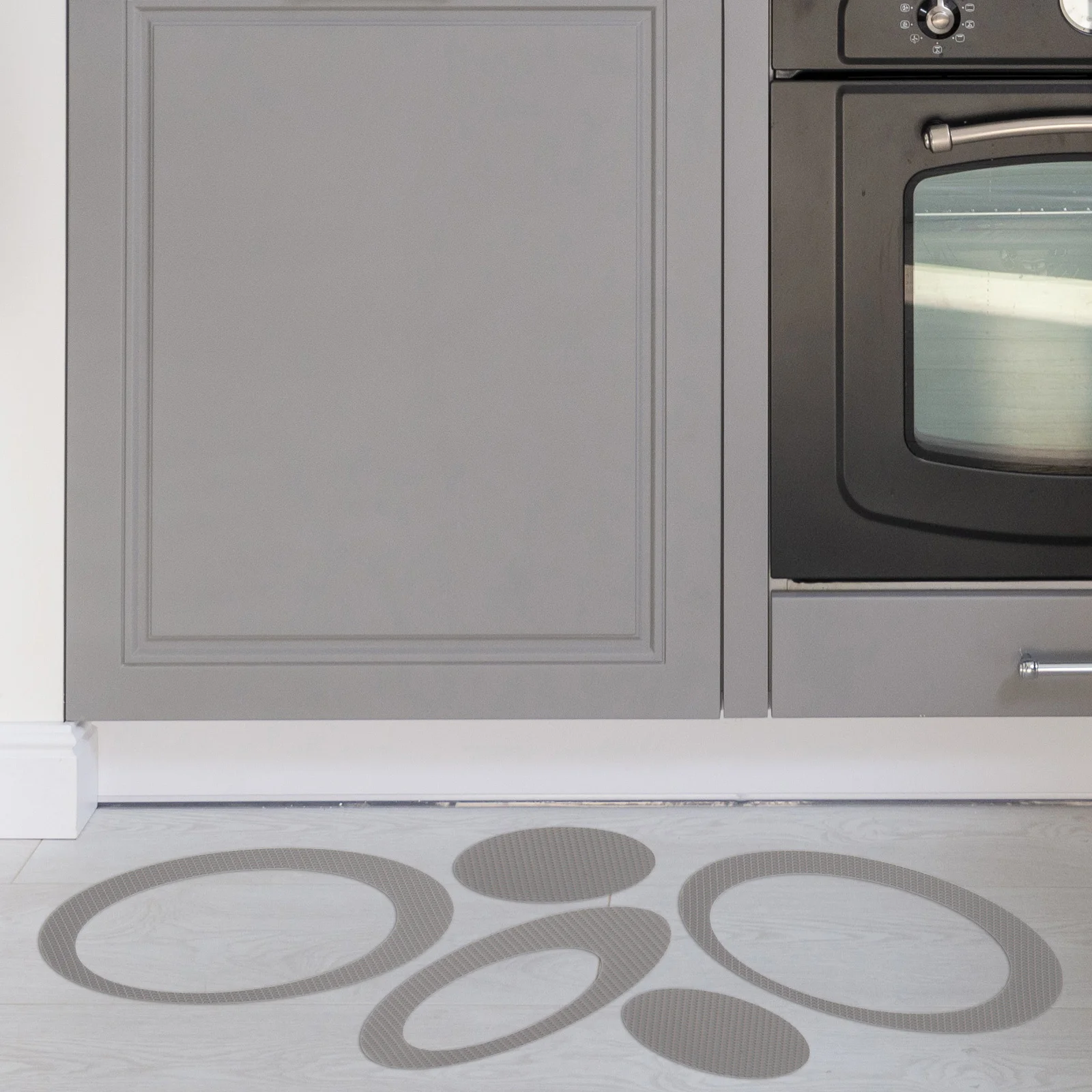 

20 Sheets Bathroom Non Slip Stickers Bathtub Floor Safety Treads Anti Skid Decals for Shower Pool Stairs Wet Areas Home Use