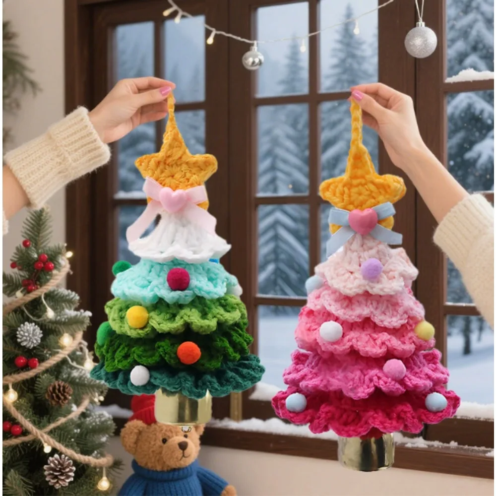 Gestrickter Weihnachtsbaum mit Jingle Bell Plüsch-Weihnachtsanhänger zum Aufhängen, Wolle, gehäkelter Weihnachtsbaum für Weihnachtsfeier-Dekoration