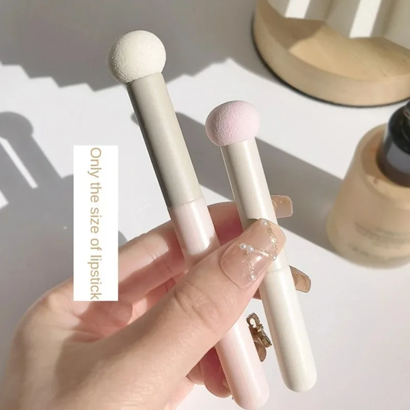 1PC Sponge Concealer Brush Portable Small Steamed Bun Concealer Brush Perfect Makeup Tools Acne Mark Makeup Brush