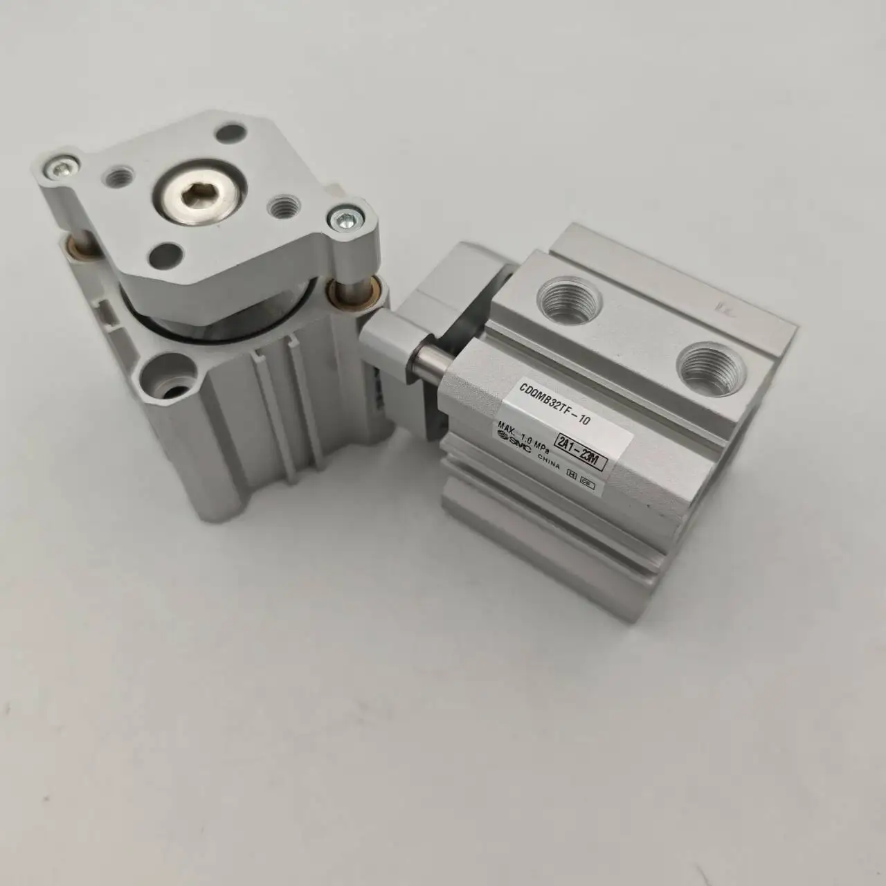 

Оригинальный пневматический тонкий цилиндр SMC CDQMB32-15 цилиндр с направляющим стержнем