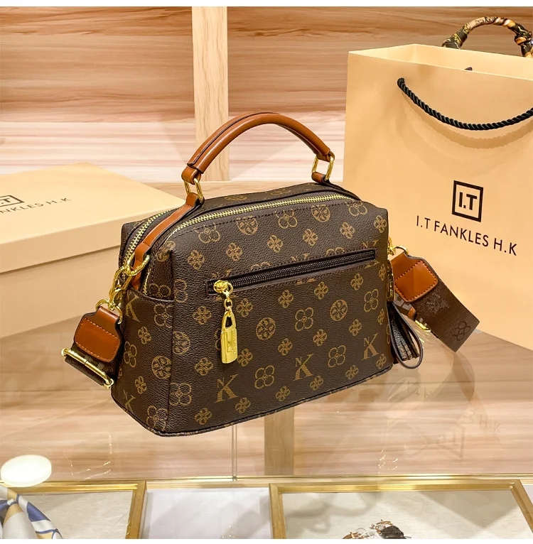 Women's handbag 2025 new autumn and winter designer shoulder crossbody bag, fashionable and high-end pillow bag image 6