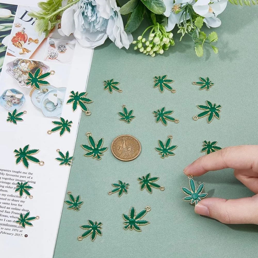 30Pcs 3 Styles Alloy Maple Leaf Charms Enamel Green Maple Leaf Charms Fall Enamel Pendants Leaf Shape Tree Leaves Pendant kit