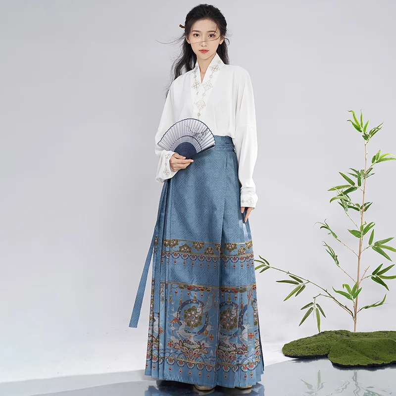 

Ma Mian Skirt Hanfu 2024 Chinese New Year Style 4.5 Meters Hem Satin Fabric Horse Face Skirt Chinese Ming Dynasty Traditional