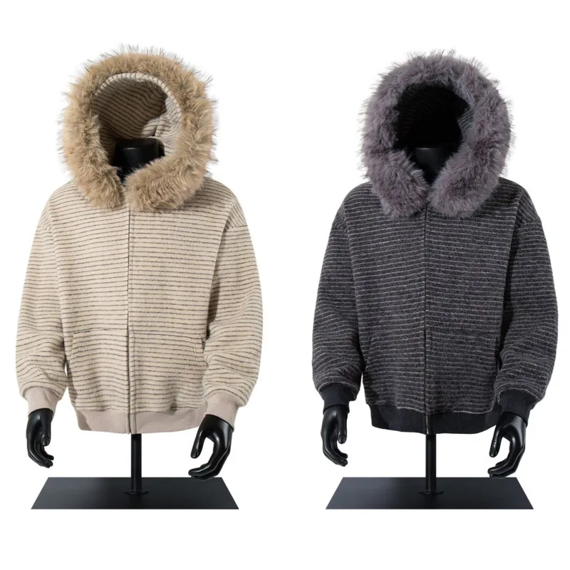 سترة زوجين فضفاضة غير رسمية لخريف وشتاء 2025 سترة أمريكية كلاسيكية قابلة للفصل بياقة كبيرة من الفرو سترة بقلنسوة مخططة