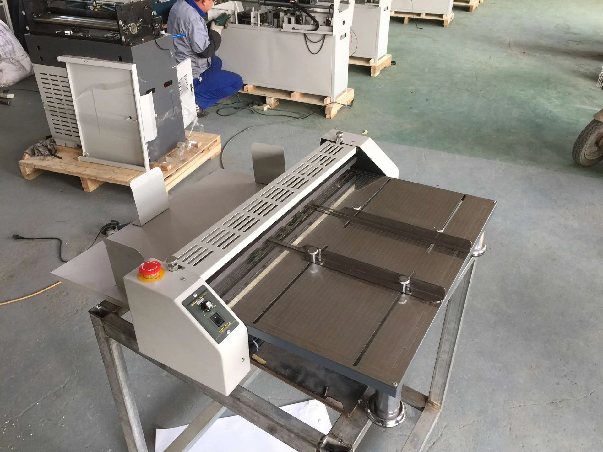 660mm 26" Electric Paper Perforating Creasing Machine with Paper Sheet Indentation Machine view 4