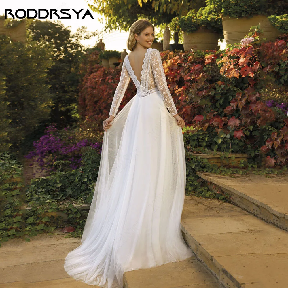 RODDRSYA Lace Beach Wedding Dress Gowns V-Neck Long Sleeves Backless A-Line Applique Sweep Train Bridal Gown Robe De Mariage