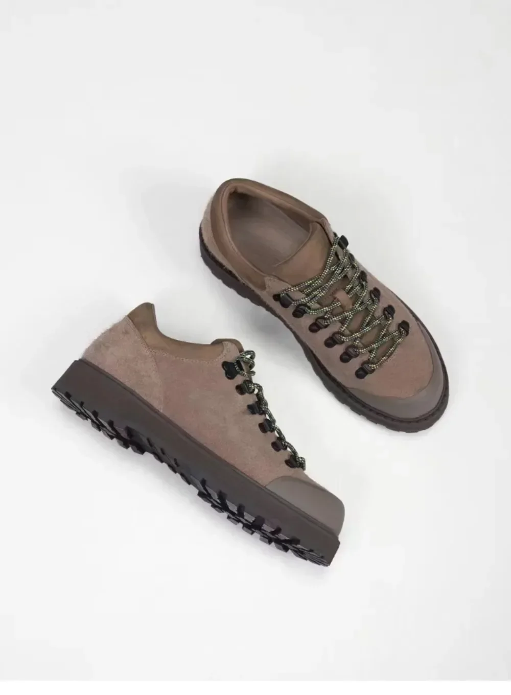 Outdoor mountaineering shoes made of cowhide material  rubber thick sole, anti slip and wear-resistant real leather hiking shoes