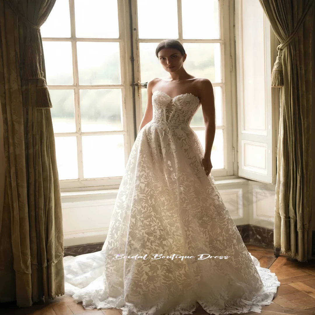 Vestido de novia elegante personalizado de talla grande con forma de corazón para novia, vestido de baile sin mangas, corte en A, espalda descubierta, Apliques de encaje, vestido de tren