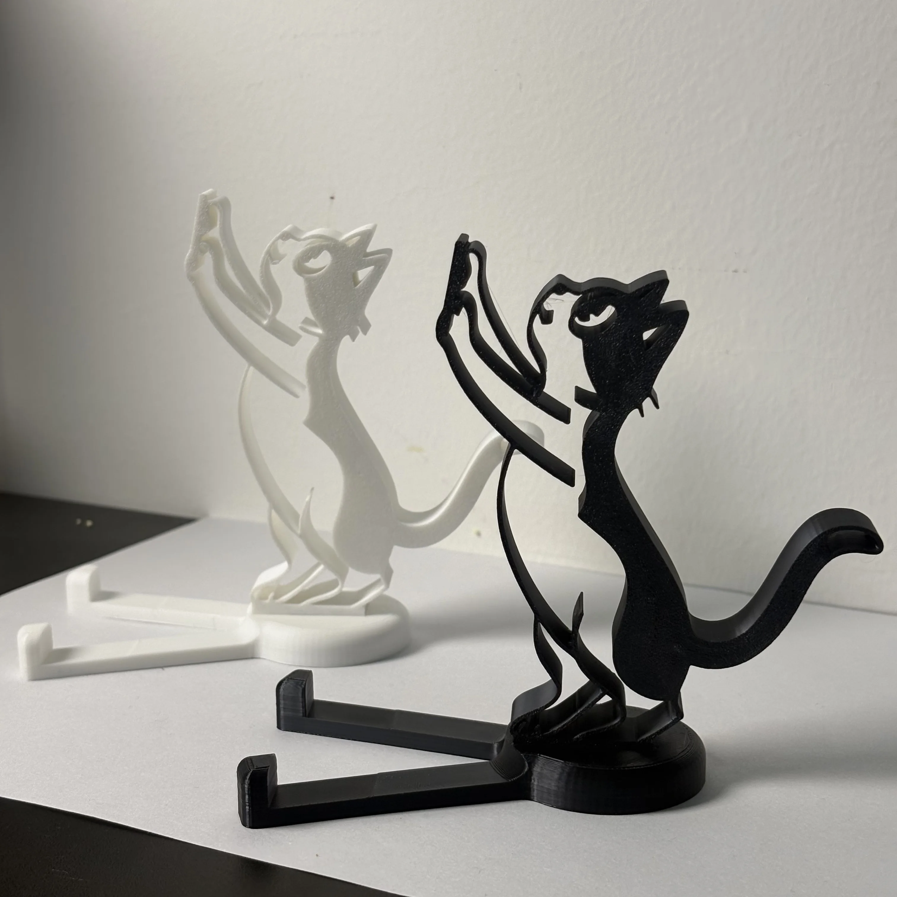 Durable Plastic Cute Cat Phone Stand, Creative Cartoon Desktop Holder, Detachable Hands-Free Universal Design for Desk