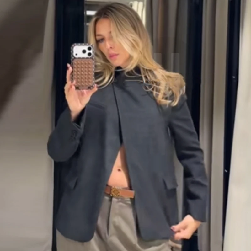 سترة HXAO Woman 2025 غير متماثلة باللون الرمادي الداكن سترة نسائية للخريف بأكمام طويلة سترة كورية شعبية ملابس خارجية