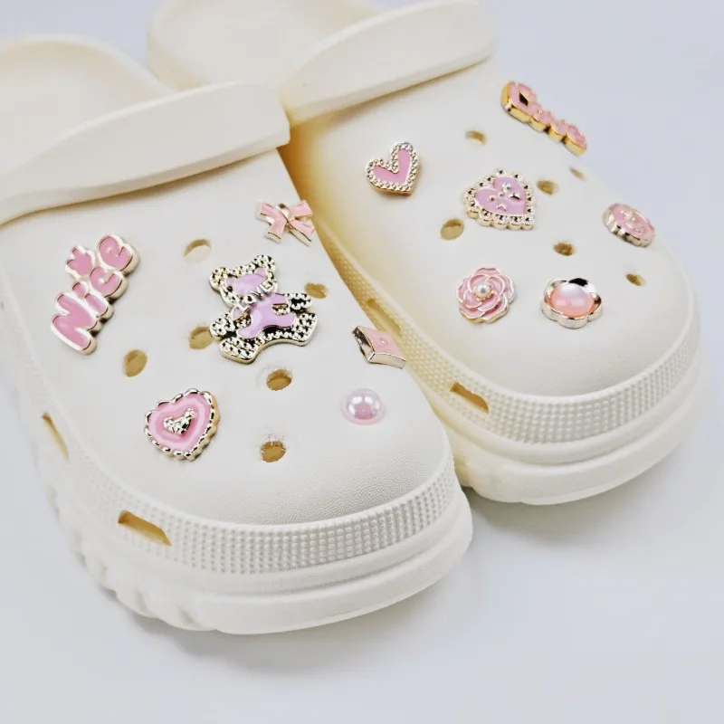 

12 шт., розовый комплект подвесок для обуви, креативная обувь «сделай сам», цветок, бриллиантовый медведь, жемчужный цветок, съемная цепочка с пряжкой, украшение для обуви для девочек