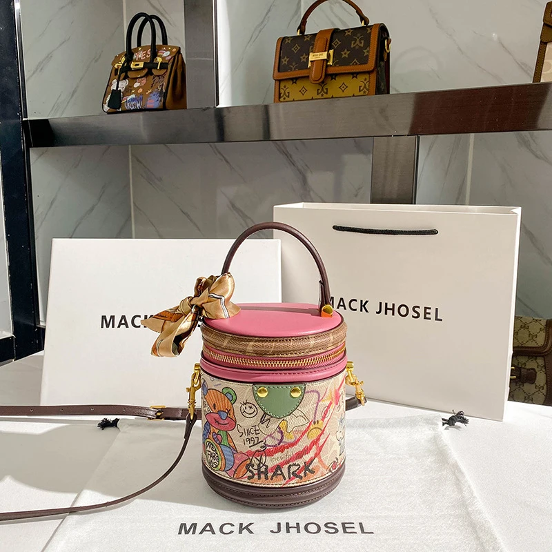 

Graffiti Bear Bucket Bag Single Shoulder Crossbody Handbag