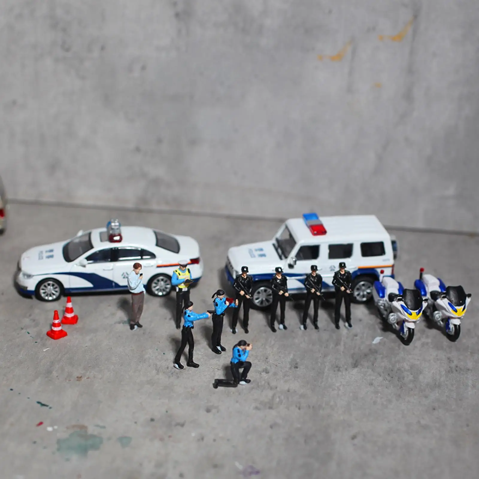 Cônes de signalisation miniatures à l'échelle 1/64, 4 pièces, cônes d'entraînement pour garçons et filles