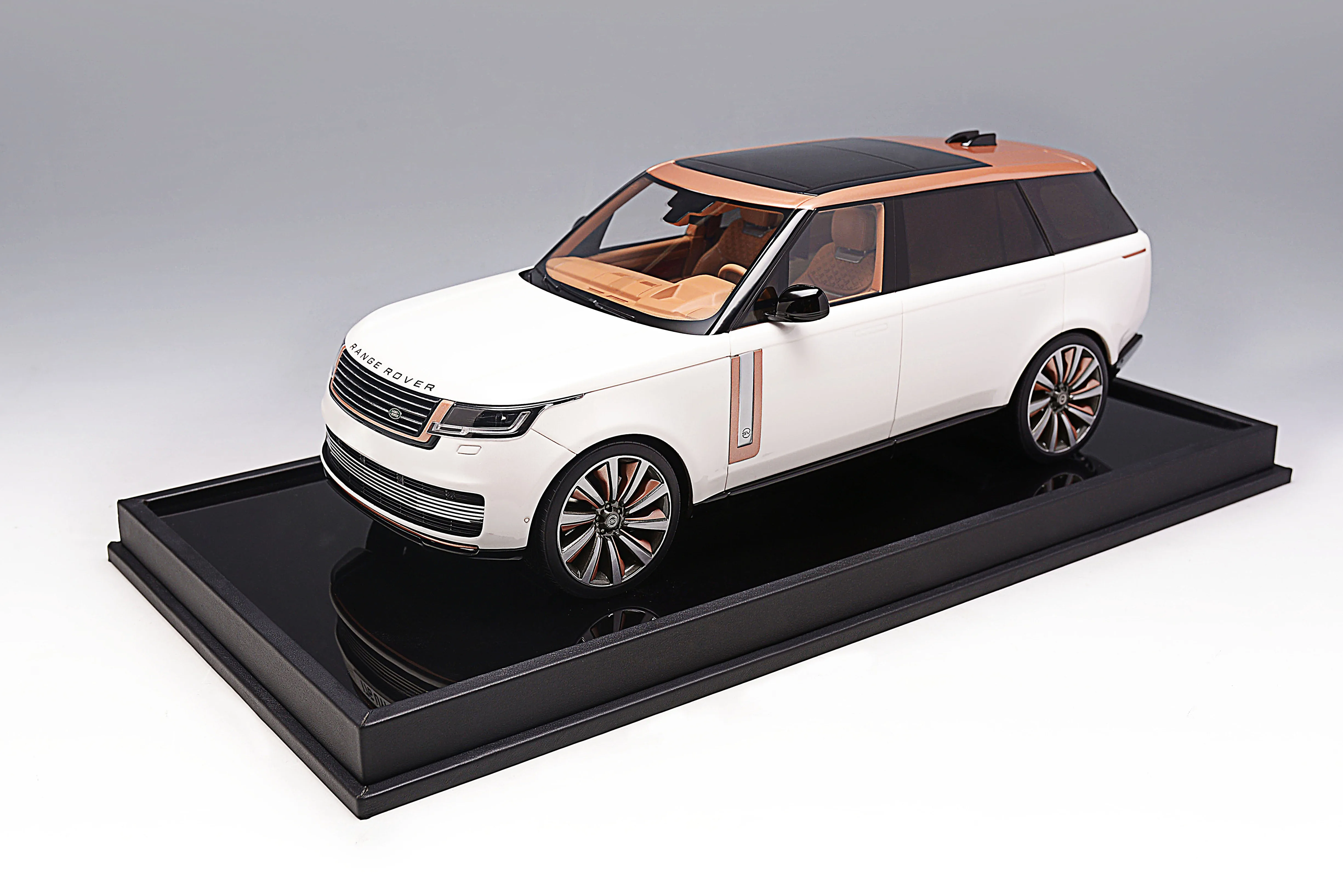 MH 1:18 For Range Rover Autobiography Extended 2023 SUV Simulation Limited Edition Resin Metal Static Car Model Toy Gift