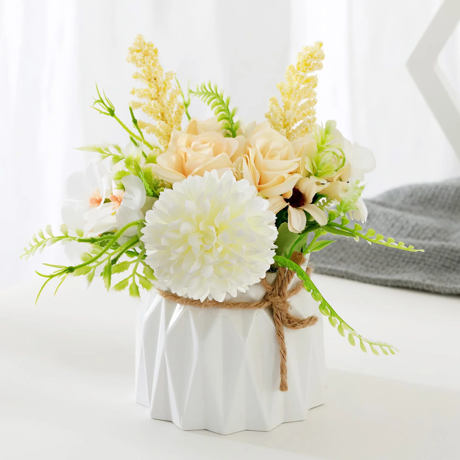 

50 Pcs Chrysanthemum Artificial Chrysanthemum 7cm White Fake Party Supplies Flowers for Wedding Decor Bridal Party Supplies