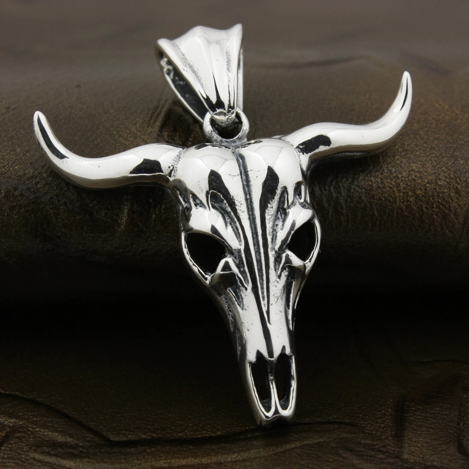

925 Sterling Silver Skull Bull Pendant Biker Jewelry 8B004